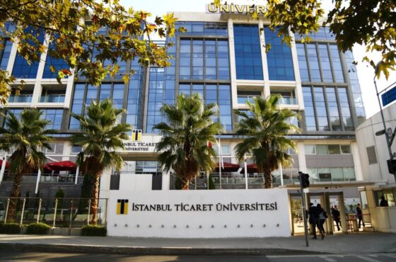 جامعة اسطنبول التجارية