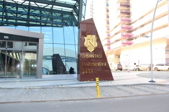 جامعة نيشان تاشي