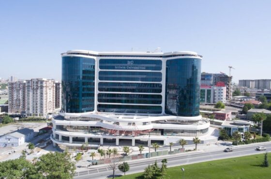 جامعة استينيا