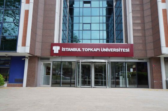 جامعة اسطنبول توبكابي